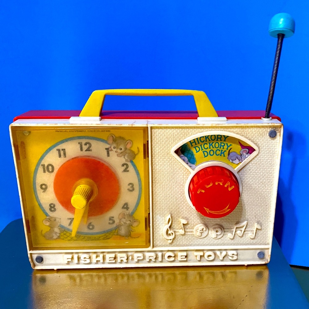 FISHER -PRICE VTG 1971 MUSICAL HICKORY DICKORY DOCK RADIO CLOCK WORKS